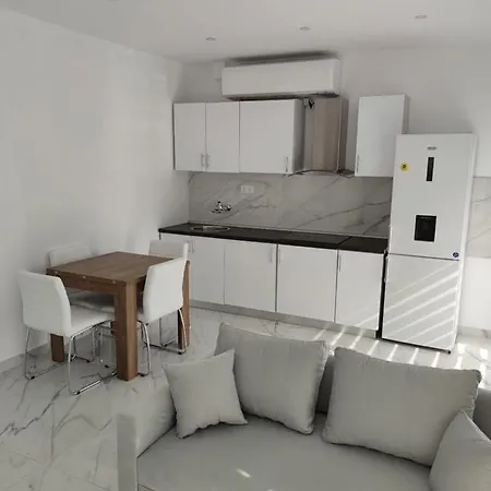 Alex Apartment *